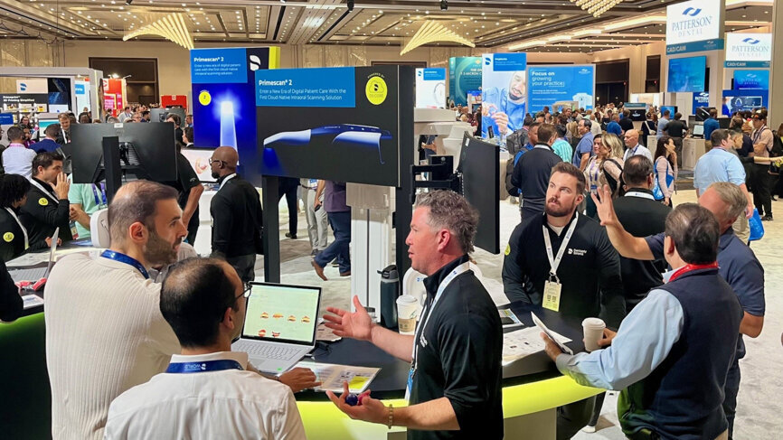 Attendees enjoy the exhibition area at DS World Las Vegas 2024. (Image: Dental Tribune International)