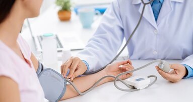 “Parodontitisbehandeling helpt tegen hoge bloeddruk”