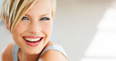 Biały uśmiech pomaga w poszukiwaniu pracy