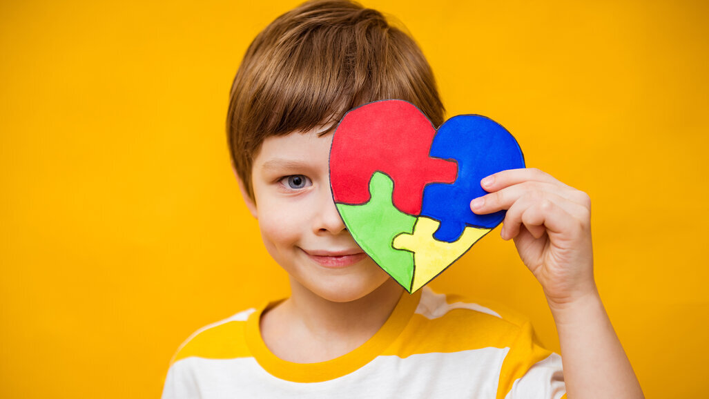 Rozšiřujme si obzory: Pohledy na léčbu dětských stomatologických pacientů s autismem