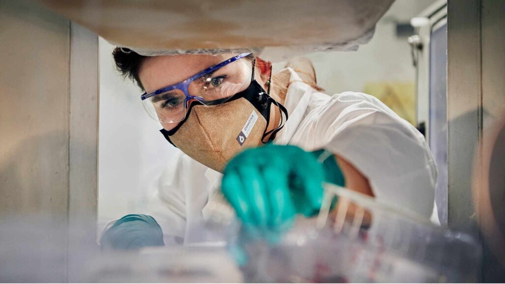 Selbstdesinfizierende Maske für besseren Virenschutz ﻿