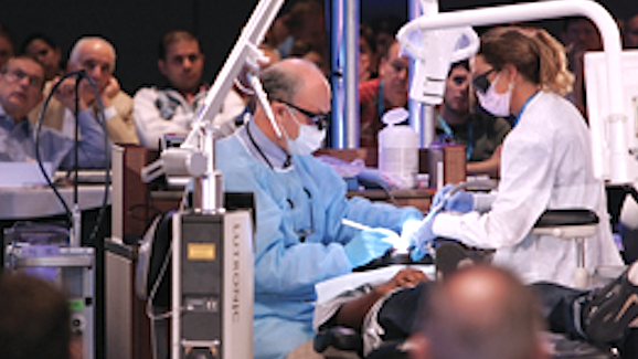 Talleres en cadáveres en las sesiones de la ADA