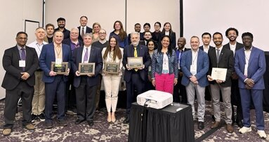 Josep Arnabat recibe galardón en la reunión de IADR en New Orleans