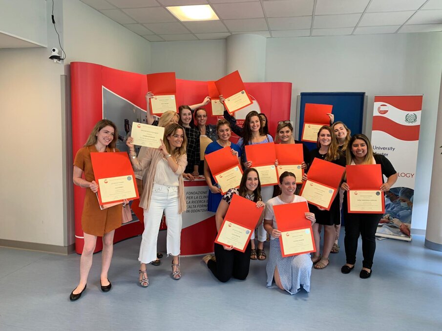 La visita della delegazione della School of Health Sciences presso l'Istituto Stomatologico Toscano (© Fondazione Istituto Stomatologico Toscano).