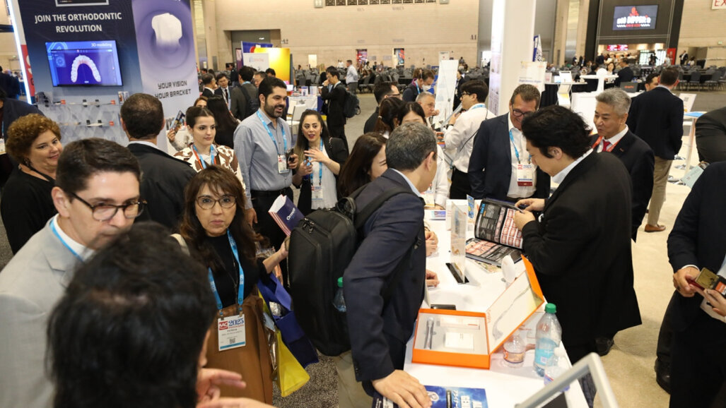 Graphy presents Shape Memory Aligner technology at AAO 2025