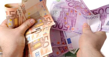 Ton boete voor frauderende tandprotheticus