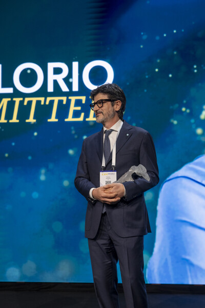 The inaugural Robert Boyd Award, honouring visionary commitment to patient care, was presented to Dr Tommaso Castroflorio.