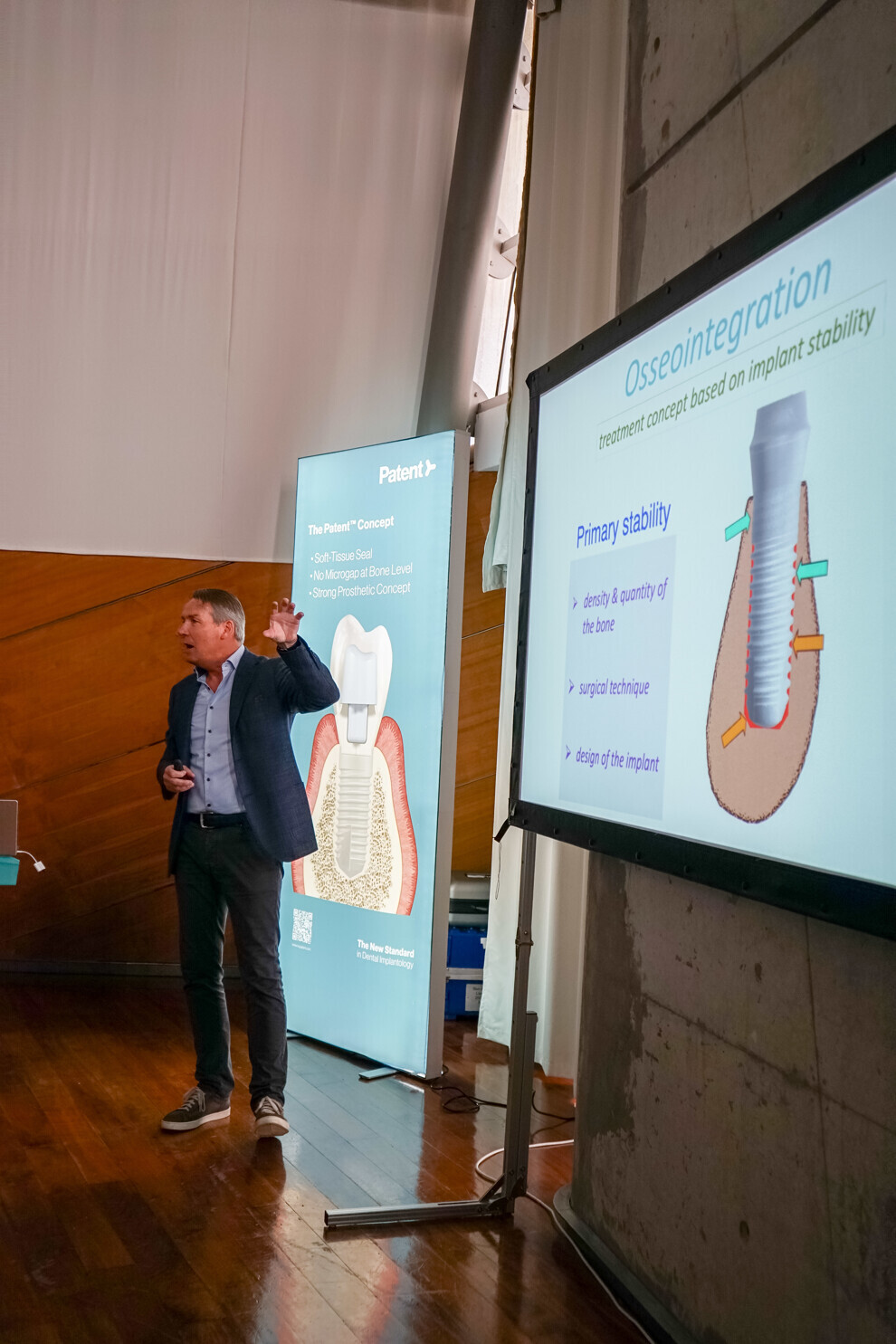 Dados de longo prazo confirmaram os resultados clínicos dos implantes dentários patenteados de duas peças.