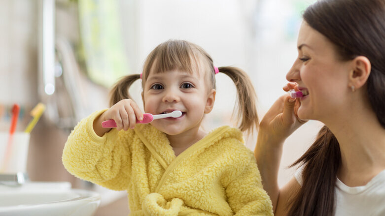 Frühkindliche Karies gemeinsam mit Eltern bewältigen