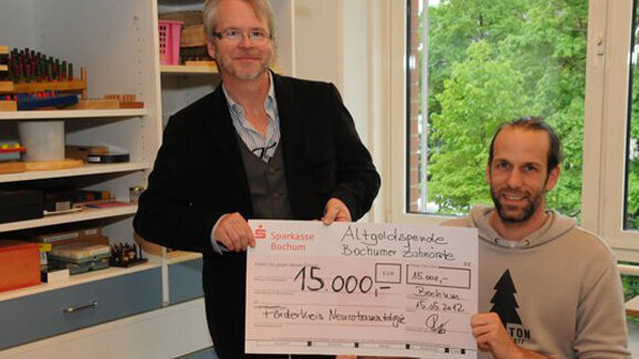 Zahnärzte spenden für Querschnittgelähmte