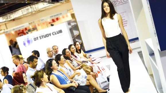 Linea di abbigliamento medico lanciata in esclusiva all’FDI