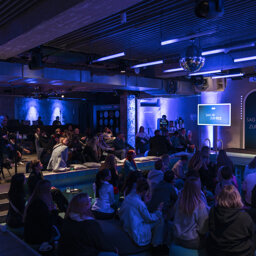 Conçue pour une transition des plus simples : Oral–B célèbre le lancement de la nouvelle Oral–B iO2