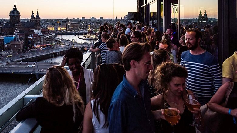 Jonge tandartsen verzamelen zich op 21 mei