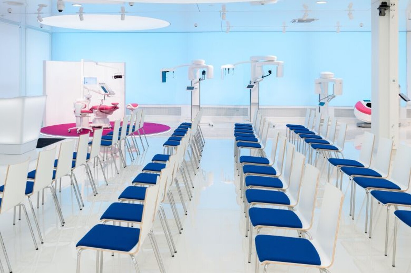 Designed to offer top-tier facilities for demonstrating state-of-the-art dental and medical technology, Planmeca’s remodelled showroom can now easily accommodate even larger groups and provides an ideal environment for visitors to explore Planmeca’s full product range and attend training and professional events.