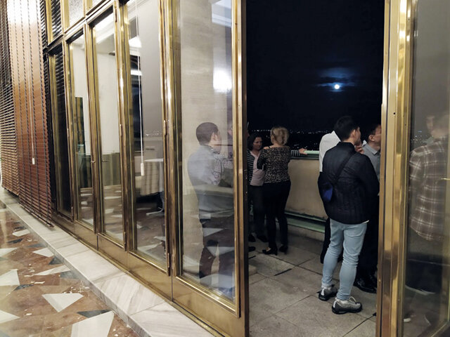 Byla to jedinečná příležitost navštívit balkón věže hotelu