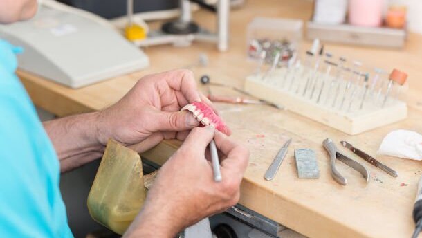 Odontotecnici favorevoli allo studio delle allergie causate da sensibilizzazione ai metalli