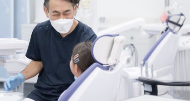 Management of maxillary transverse deficiency in children using a newly designed arch conformer