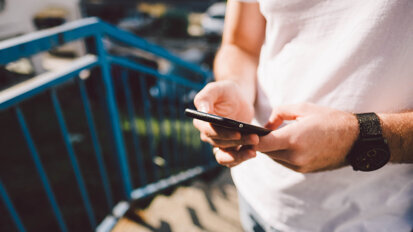 Students urged to adopt professional social media identities for patient and faculty connections