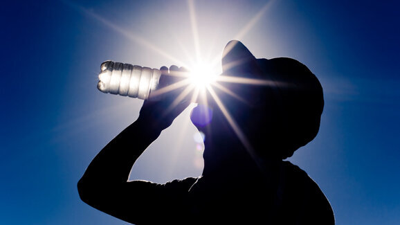 Heilwasser mit Fluorid schützt die Zähne