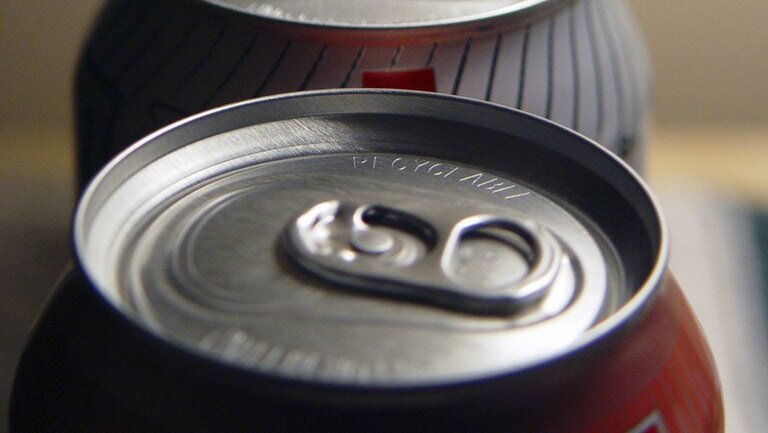 Τα ανθρακούχα αναψυκτικά βλάπτουν δόντια και καρδιά