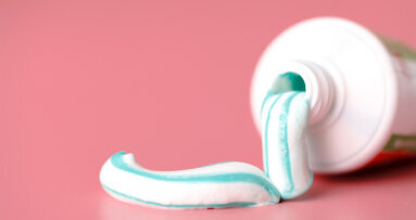 Osteoporoserisiko durch Triclosan in Zahnpasta?