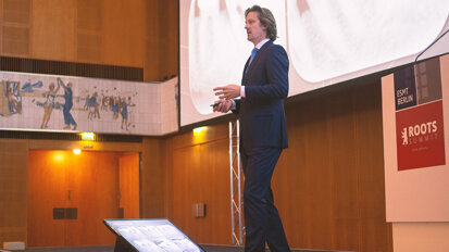 Proběhl ROOTS SUMMIT 2018 – v roce 2020 míří do Prahy! Rozhovor s MUDr. Danielem Černým