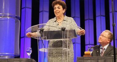 AAE selects new leaders, honors members