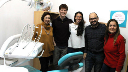 Henry Schein es principal donante  de la clínica solidaria de Zerca y Lejos en Madrid