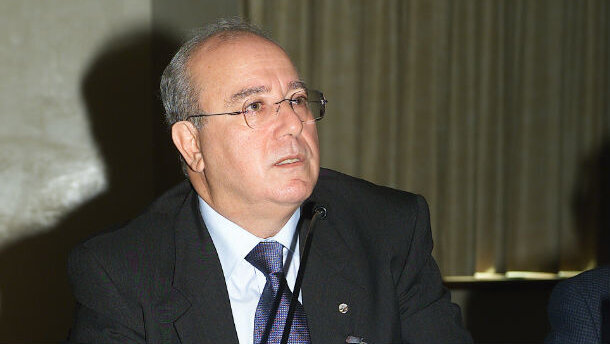 Renzo (CAO) rende omaggio (incoraggiandole) alle iniziative di solidarietà dei dentisti italiani verso le classi svantaggiate