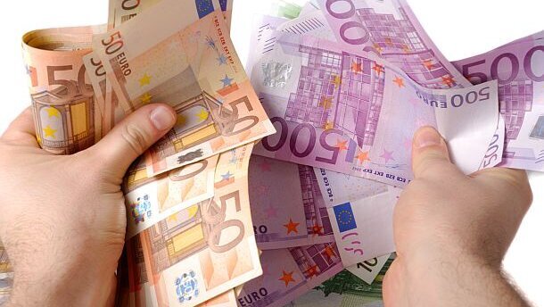 Ton boete voor frauderende tandprotheticus