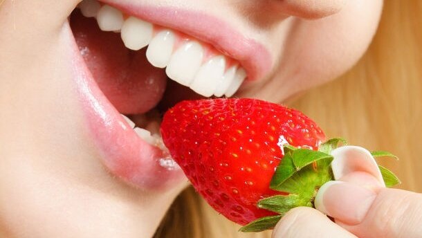 Оралната микробиота с влияние върху полезните съставки на горските плодове