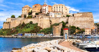 Célébration des 30 ans du diplôme universitaire d’implantologie de l’université de Corse : un événement exceptionnel à Calvi