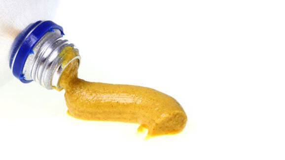 Amerikaner putzte sich Zähne mit Senf