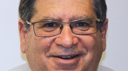 CDA Foundation honors Dr.  Thomas Levy with Dugoni Faculty Award