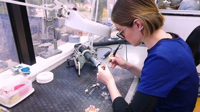 La asistente dental, una figura invisible (7)