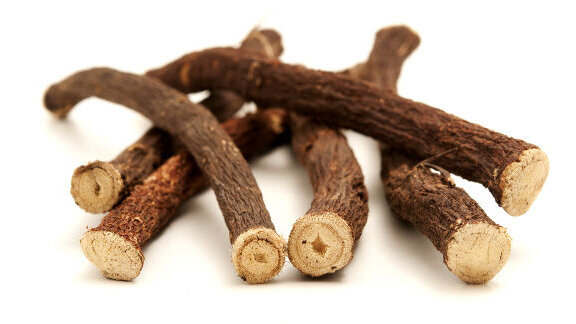 Dried licorice root fights oral bacteria