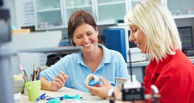 La belle équipe: le dentiste et le prothésiste