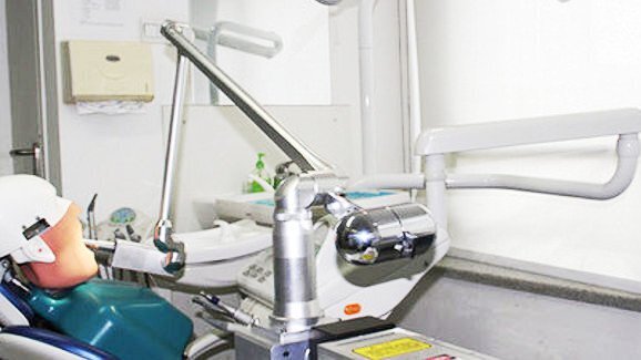 Китайски учени тестват робот за зъбна препарация