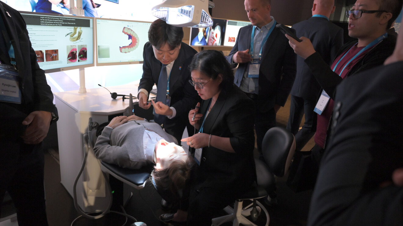 Practical sessions gave participants opportunities to explore clinical techniques and technologies discussed during the scientific programme.