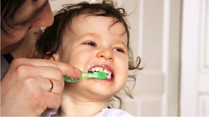 Zahoďme nefunkční modely prevence postavené na fluoridech a začněme skutečně čistit