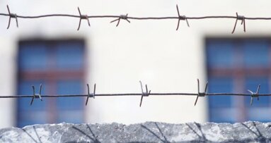 Непоносим зъбобол – затворник бяга в търсене на дентална помощ