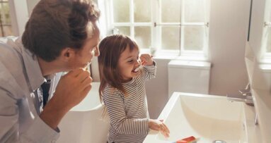 Elterliches Lob begünstigt Zahnputzdauer der Kinder