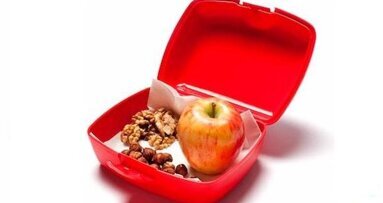 Coraz więcej warzyw i owoców w szkołach