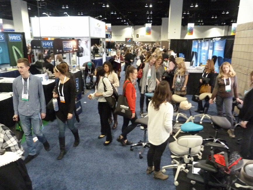 Some of the 8,000 registered attendees at the 2019 Rocky Mountain Dental Convention fill the exhibit hall aisles on opening day to explore booths occupied by more than 290 companies and organizations. (Photo: Robert Selleck/Dental Tribune America)