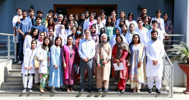 ZCD tooth carving contest shows students' talent