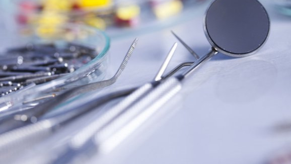 El Consejo General de Dentistas denuncia un presunto fraude en un grado de Odontología ofertado en Castellón