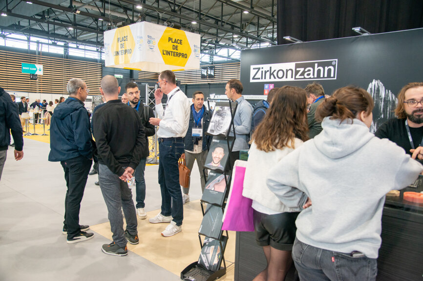 Les exposants semblaient satisfaits des visiteurs venus les rencontrer. (Photo : Cécile Bouchayer)