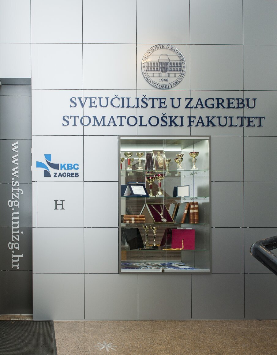 Izlog u prostorima Stomatološkog fakulteta