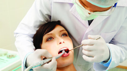 Medicii dentisti care efectueaza interventii chirurgicale trebuie sa ceara acordul scris al pacientului