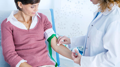 L'odontoiatra può effettuare prelievi venosi se inerenti alla propria attività clinica. La posizione FNOMCeO